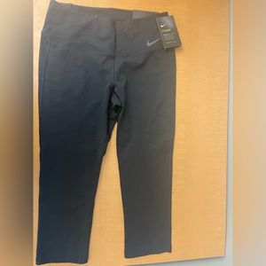 NWT Women’s Nike Black Running Leggings - sz M